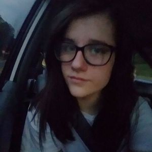 Meet your Posher, Abigail